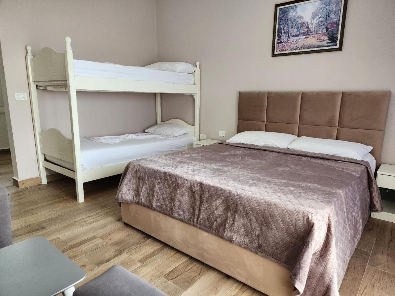 Hotel Maren Durrës Habitación foto