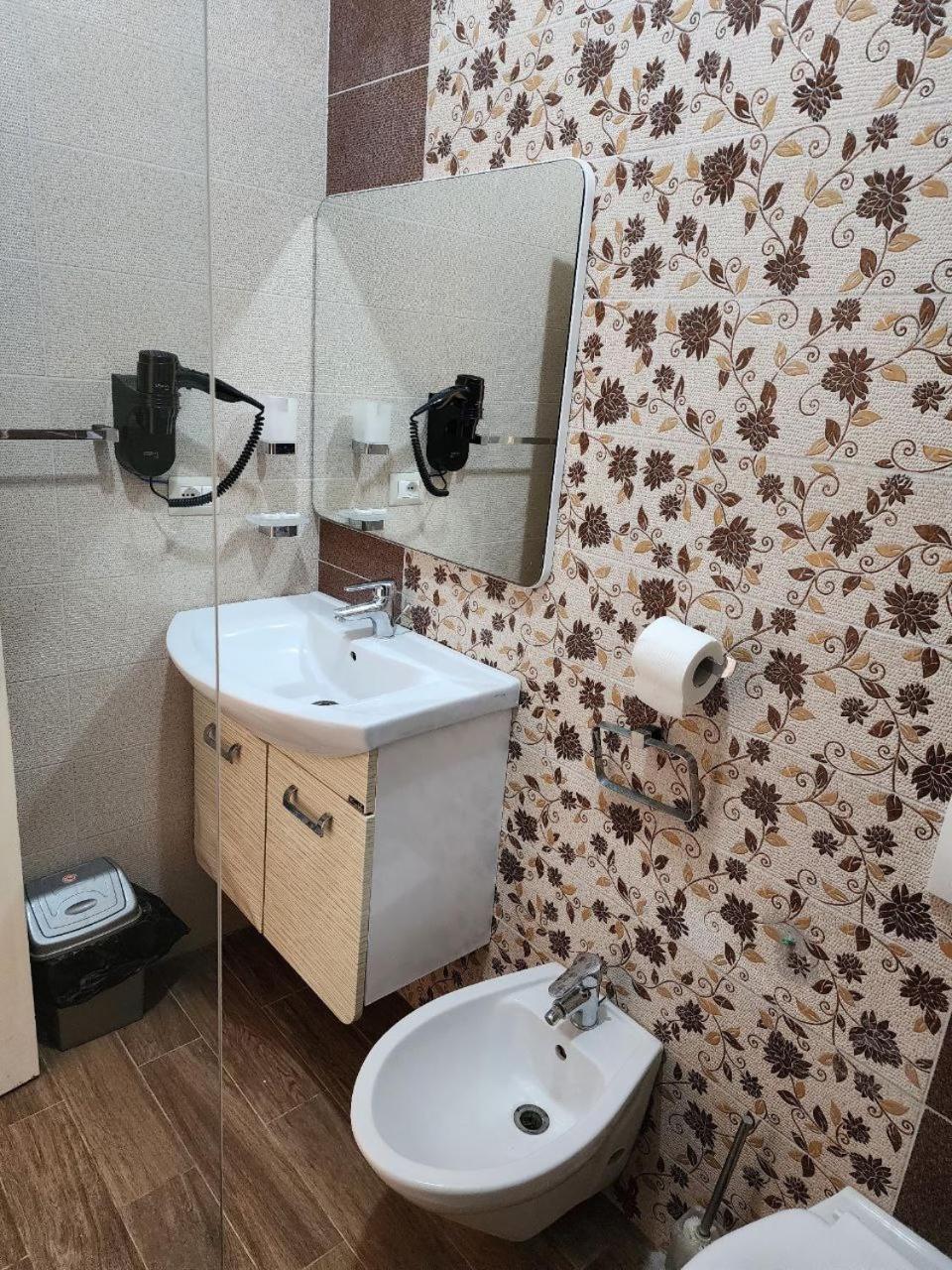 Hotel Maren Durrës Habitación foto