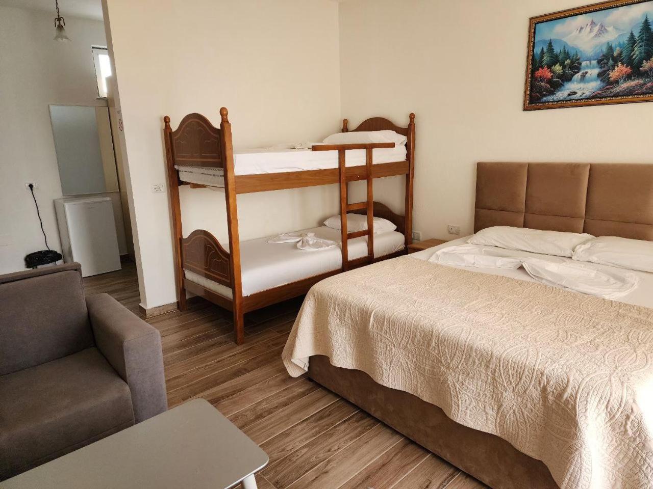 Hotel Maren Durrës Habitación foto